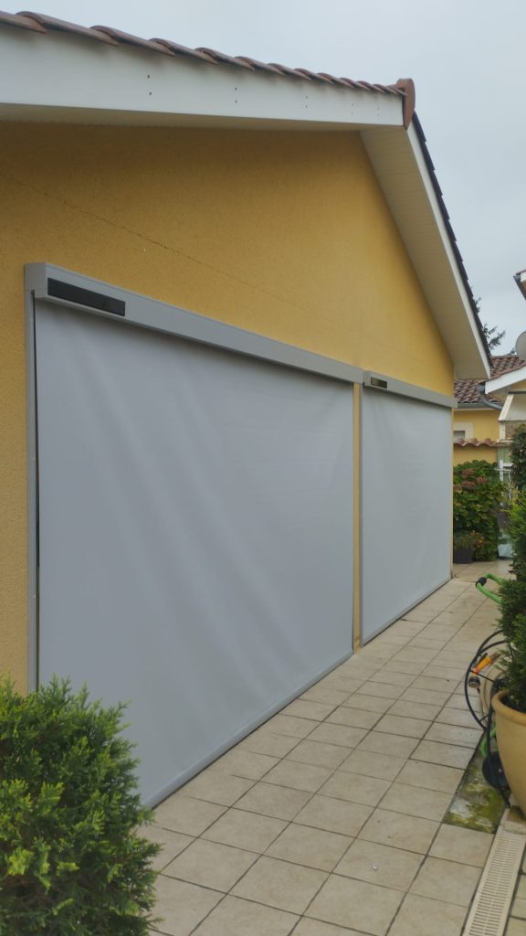 Store coffre solaire toile microperforée "Soltis"