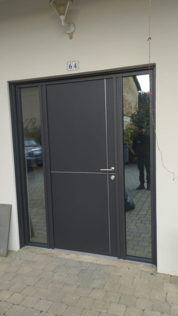 Porte aluminium modèle "Intuition"